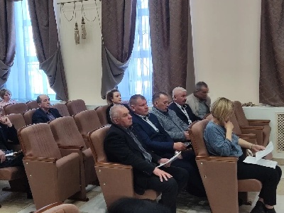 Учитель, певец, депутат