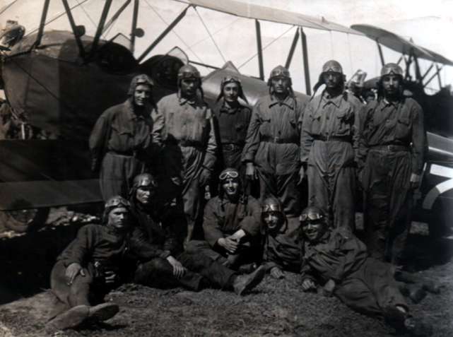 Лётчики эскадрильи.jpg