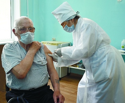 Прививаются семьями 