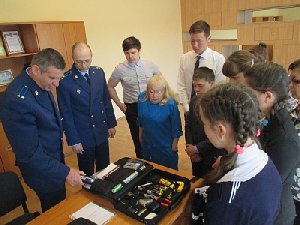 В Нагайбакской прокуратуре встретили школьников
