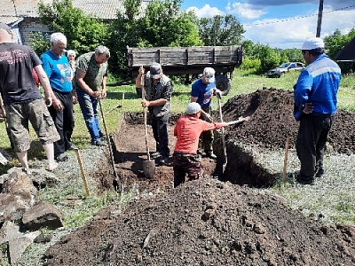 Строят мемориал всем миром