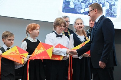 Алексей Текслер: Роль наставника для каждого из нас определяющая: на всех этапах жизненного пути требуется поддержка 