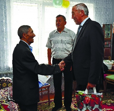 В окружении дружной семьи