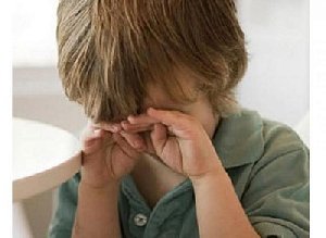 В Нагайбакском районе ребёнка били и отнимали у него еду