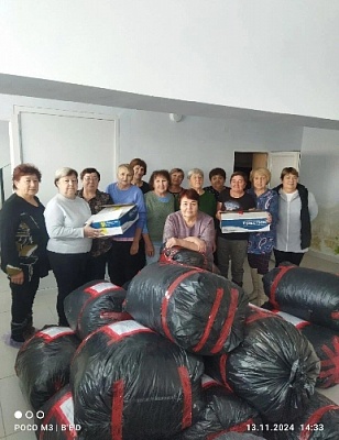 Париж помогает землякам.