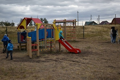 Установлена детская площадка и в Черёмушках!