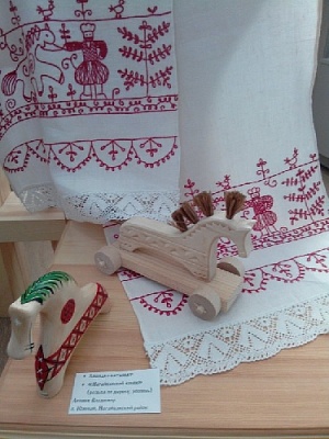 Птицы, львы и кони... Работы мастеров Нагайбакского района – на областной выставке