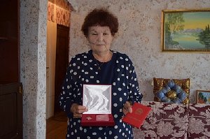 Жительницу Нагайбакского района чествовали в южноуральском парламенте