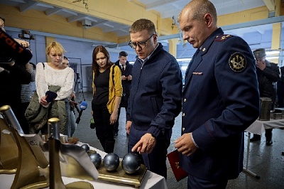 Тёплые вещи и обувь для бойцов