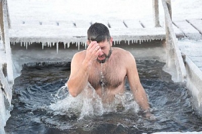 Искупаются в Крещенской купели