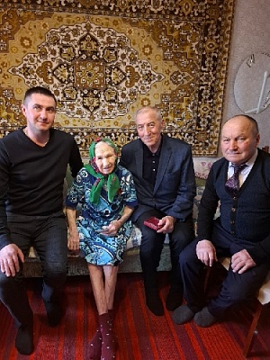 Поздравили тружениц тыла!