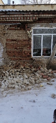 В Остроленской школе обрушилась стена