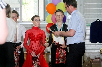 Блистали пары на паркете