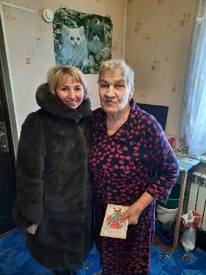 Поздравили юбиляршу - кавалера орденов Трудовой Славы