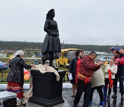 Представители Нагайбакского района приняли участие в открытии памятника женщине-нагайбачке