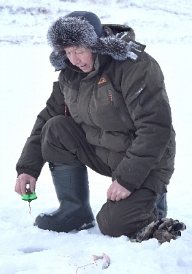 В Нагайбакском районе ловили рыбку большую и маленькую