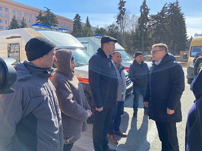 В Нагайбакский район прибыл автотранспорт для школы и больницы