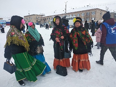 Проводим масленицу блинами!