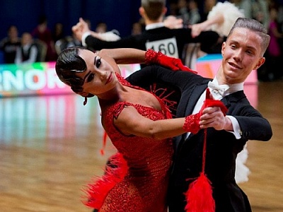 Танцуют все!