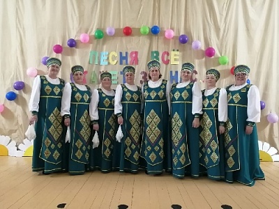 35 лет радуют односельчан