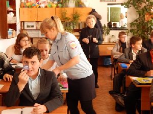 Зачем полицейские пришли в школу?