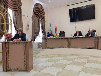 Обсудили финансы и благоустройство