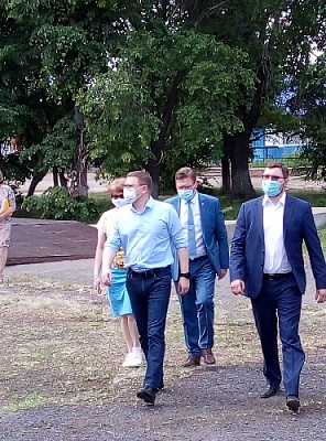 Алексей Текслер осмотрел ход ремонта Арсинского Дома культуры