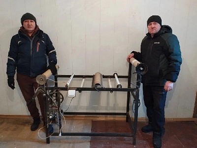 Мастер Аркадий Исаев успешно протестировал уникальный станок