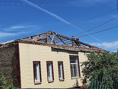 В Нагайбакском районе начался ремонт крыши в рамках нацпроекта