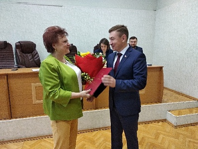 Поблагодарили за добросовестный труд