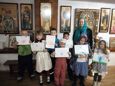 Юные прихожане рисовали ангелов