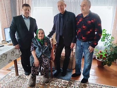 Вручили медали труженикам тыла