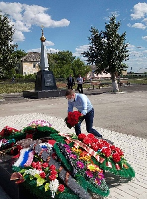 Алексей Текслер почтил память нагайбакцев, погибших на фронтах Великой Отечественной 