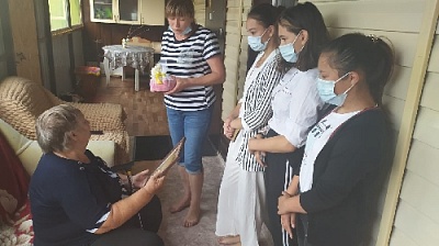 Юные кассельские читатели посетили золотых юбиляров