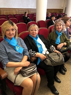 Женщины делятся своими историями, рассказывают о трудностях, делятся опытом в решении вопросов