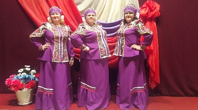 Артисты художественной самодеятельности Куликовского поселения - в новых нарядах