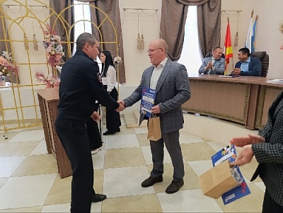 Поблагодарили волонтеров