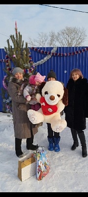 Дарят детям радость