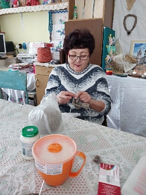 Носки и шапки для солдат