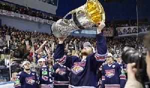 Прикоснутся к хоккейному «трофею»