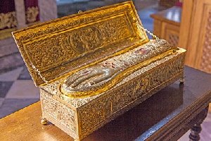 Прикоснуться к святыне