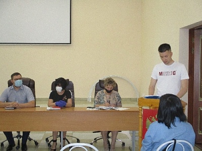 Есть ли заболевшие в районе?