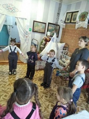 Пили чай с блинами в музее 