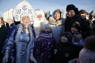 Алексей Текслер исполнил новогодние желания детей