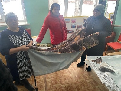 В Париже будут шить плащ-палатки
