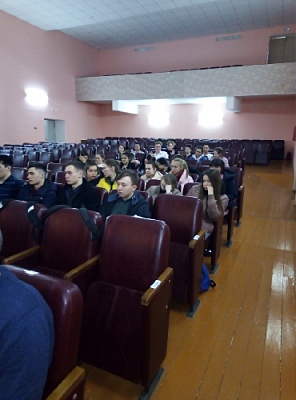 О чем представители силовых структур беседовали со школьниками?