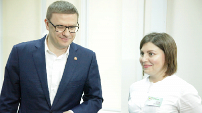 Алексей Текслер поздравил южноуральских врачей