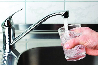 Летом воды нет,  зимой её нет тоже?