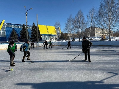 Хоккей и в валенках играют