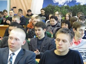 Готовятся в армию ребята